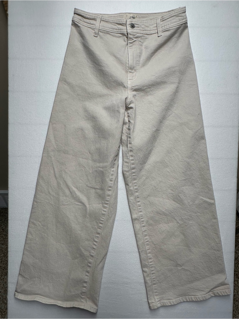 Universal Treads Women’s Size 8 Trendy Boho  Barrel Leg Jean Light Beige